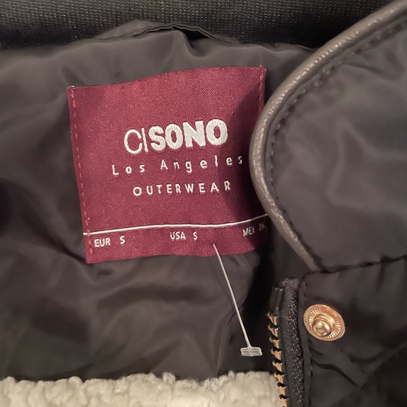 Black winter coat, size small.  Not my style - Picture 2 of 2